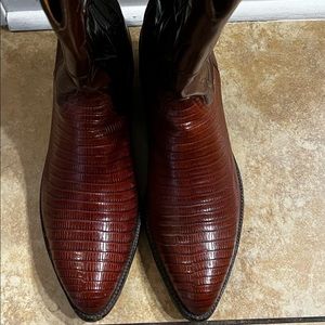 Mens Lucchese lizard boots. Excellent condition, lightly used.  Size 10.5 W